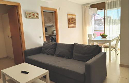 Piso nuevo y céntrico con piscina en Sant Carles de la Rápita - Foto 6