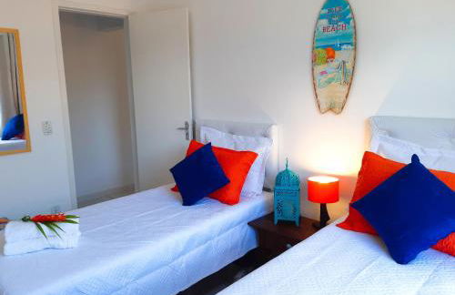 Espetacular Casa 3 SUÍTES cozinha varanda vista a passos da praia - Foto 13