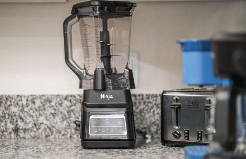 3BR 2BA Comfy Home with Jacuzzi - Foto 36