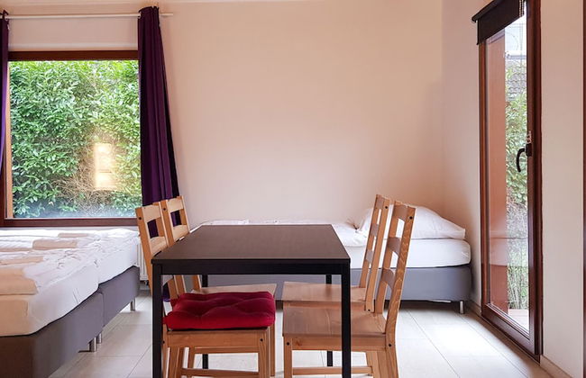 Tolstov-Hotels Beautiful Villa with Big Garden - Photo 10