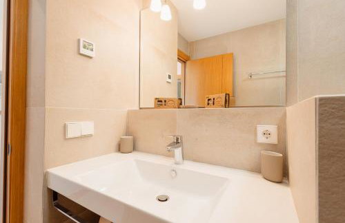 Holiday home with large sunny terrace, Costabella - Foto 28