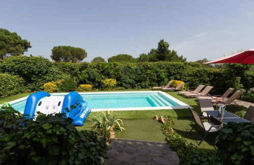 2 Private Abodes in One Magnificent Villa! - Foto 50