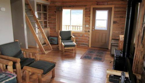 Scenic Vacation Cabin with 360° Mountain Views near Yellowstone National Park in Madison River Valley, Montana - Foto 4