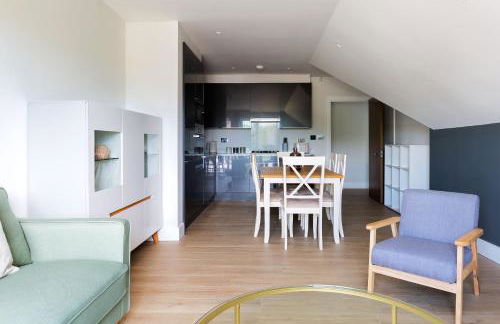 Elegant 2 Bed Flat with Balcony in Finchley - Photo 20