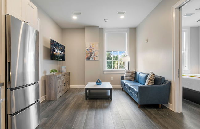 Bywater Suite Hotel - Photo 79