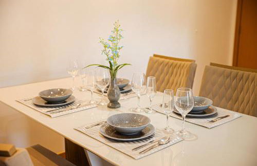 Aconchego e privacidade para sua família com 2 quartos, sala e cozinha integrados e sacada com churrasqueira - Foto 9