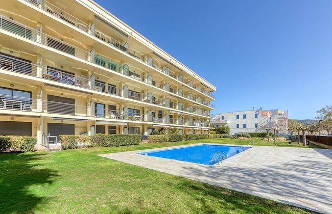Apartment in Roses by the Beach With Pool - Photo 29