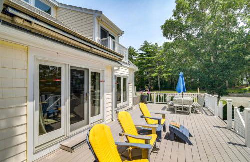 Plymouth Getaway with Private Lake Beach and Kayaks! - Foto 24