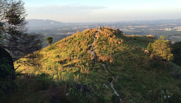 Hiking on Broga Hill - Foto 2