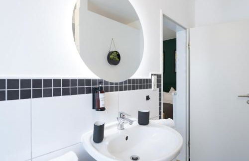 CABANA - Maisonette Apartments - Parkplatz - WiFi kostenlos - Nähe Klinikum - Photo 14