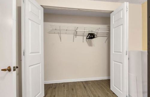 6BD Near DT - BBQ Grill, Games & Football Fun - Photo 7