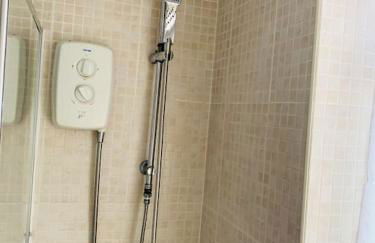 Aylesbury Apartment for Contractors and Holidays - FREE Parking for cars and vans - Foto 10