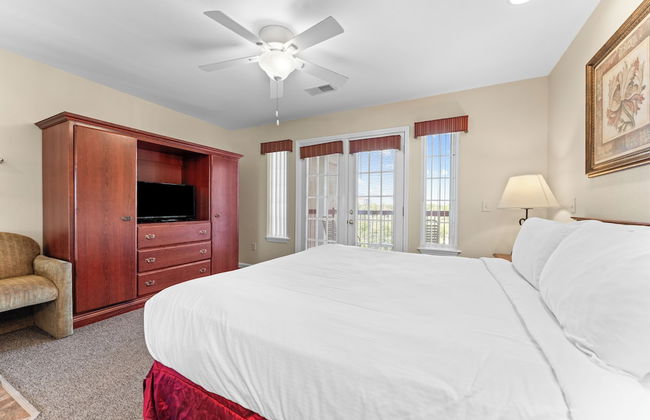 Grand Crowne Resort - Photo 29