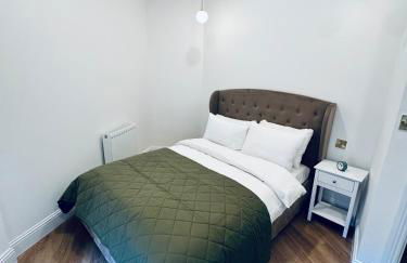 Royal Chambers Serviced Apartments - Photo 11