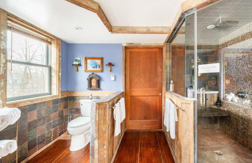 Luxurious sky loft with giant soaker tub, steam room, views - Foto 18