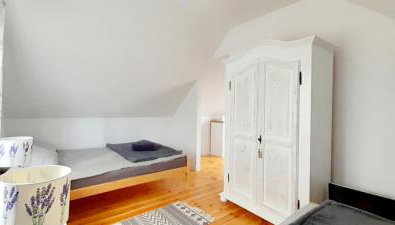 Lawendowy Domek nad jeziorem Szteklin - Foto 4, wardrobe