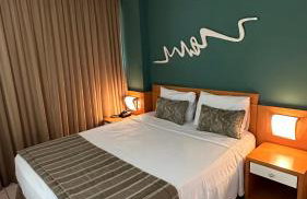 Praia do Canto Apart Hotel quarto sala e varanda - Foto 3