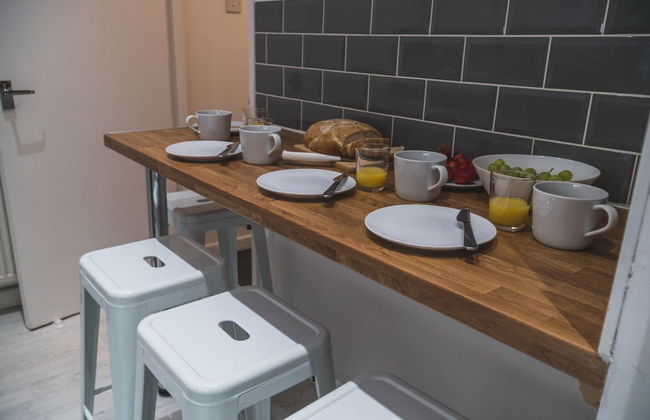 Town Street Apartment - Photo 11