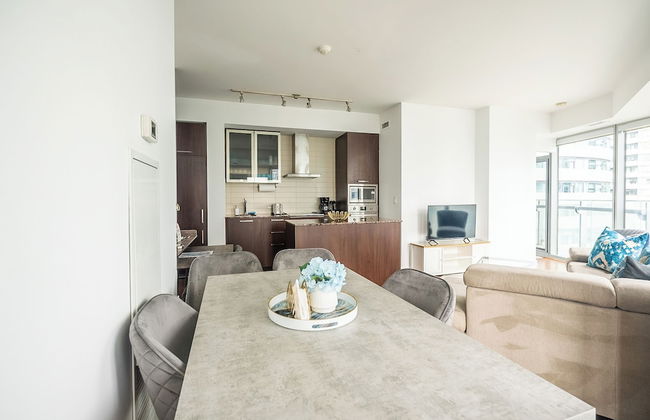 Maple Leaf Square - Photo 22