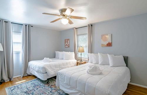 Private Pool & Yard Mins to Dining & University - Foto 11