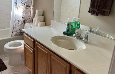 Comfy 3-Bedroom Home in Arlington - Foto 56