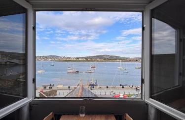 Stylish Coastal Apartment with Breathtaking views - Foto 29