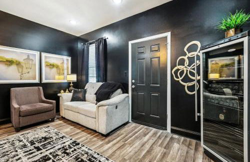 Spacious 10BR NOLA Home, Perfect for Groups, King bed - Foto 32