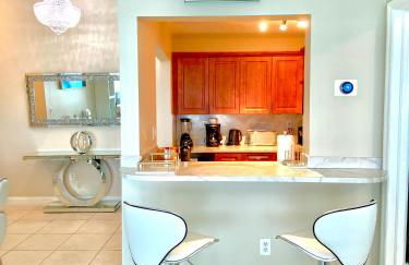 Castle Beach Resort Condo - Panoramic Large Penthouse or Deluxe 1 BR Direct Ocean View and beach access- Updated-Free parking- - Photo 28