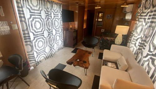 Unique Vintage Airstream Fully Restored in Texas - Foto 2