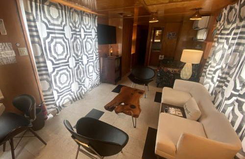 Unique Vintage Airstream Fully Restored in Texas - Foto 2