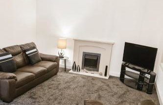 Spacious 3 Bed House in Connahs Quay Ideal for Contractors and Work Crews - Foto 1