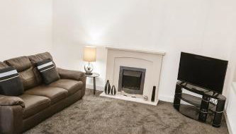 Spacious 3 Bed House in Connahs Quay Ideal for Contractors and Work Crews - Foto 1