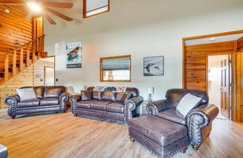 Boat Dock Pet-Friendly Douglas Lake Getaway! - Foto 5