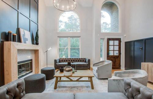 Luxury Mansion Dream Home - 6 Bed Pool Grill - Photo 7