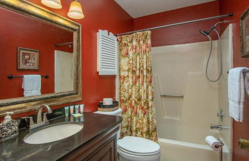 Connestee Lakefront Retreat · Lakefront Retreat in Connestee Fal - Foto 19