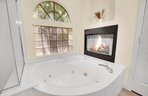 Spacious 6-bedroom house in Las Vegas - Photo 2