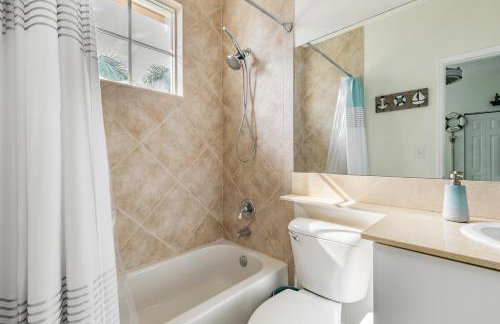 Spacious 3BR 3BA with King Bed & Amazing Pools near Intercoastal, Lantana Beach, FL - Foto 65