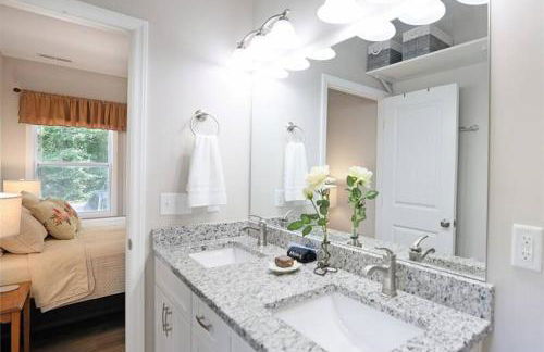 Bungalow Dream w Hot Tub, Fenced Yard & Fire Pit - Foto 69