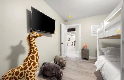 Whitewaters-Main plus Genoa on Oneida Lake - Sleeps 19 - Photo 42