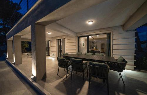 Seafront Villa Serenita - Photo 46