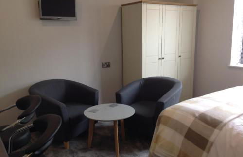 Rooms @ Number Six - Photo 19