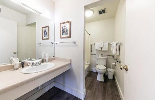 Homey 1st Floor Studio #135 at Donner Lake Village - Foto 7