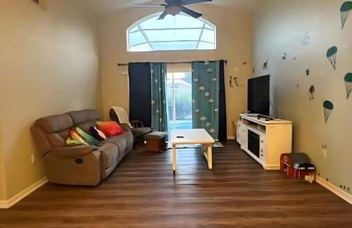 HOUSE 4 Bdr Eco ThematicSaltwater PoolGame Room - Photo 24