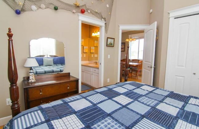 Lola's Lighthouse - Photo 7