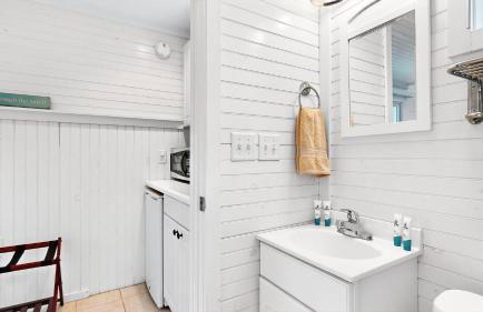 Salty Dolphin by Bayley Vacation Rentals - Foto 51