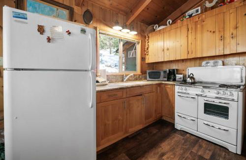 Owl Cabin - Sierra style cabin located on a quiet road in Fawnskin and backs up to National Forest! - Foto 20