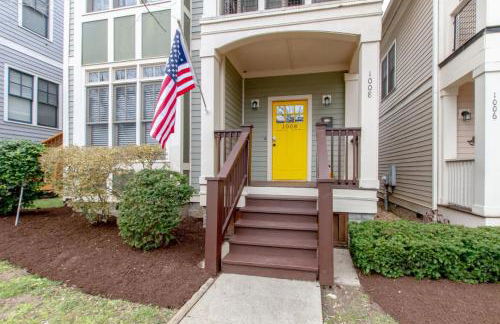 Vibrant Trendy Two Bedroom Home Near Marathon Village - Foto 49