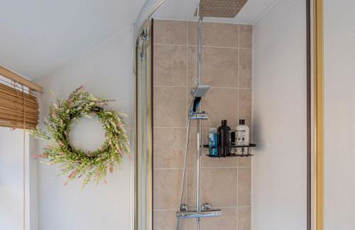 Harbour place in Newcastle under Lyme with Parking, perfect for Contractors or Alton Towers - Foto 35