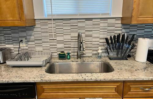 Bright & Comfy 5 star Location Large Deck Oasis - Foto 29