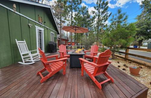 Bear Escapes II Affordable Luxury Cabin - Foto 25